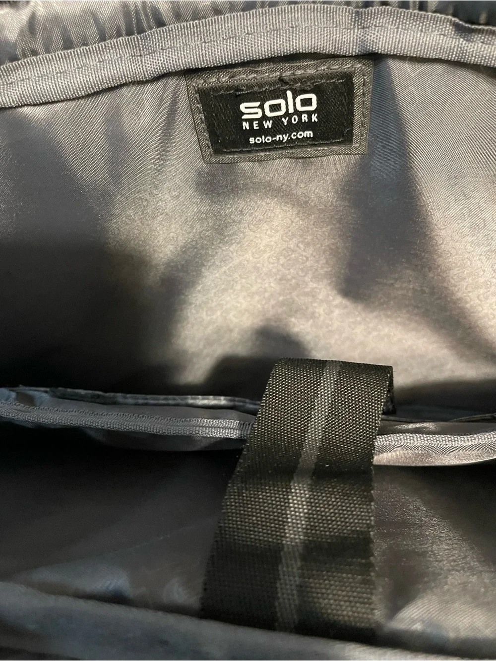 solo Black Camera Messenger Bag with Multiple Pockets